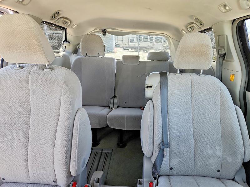 Photo 10 from auction – 2013 TOYOTA SIENNA with VIN 5TDKK3DC4DS340571
