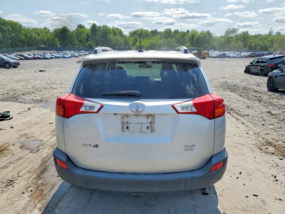 Photo 6 from auction – 2015 TOYOTA RAV4 with VIN 2T3RFREV8FW251495