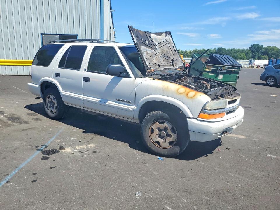 Photo 4 from auction – 2002 CHEVROLET BLAZER with VIN 1GNDT13W62K166908