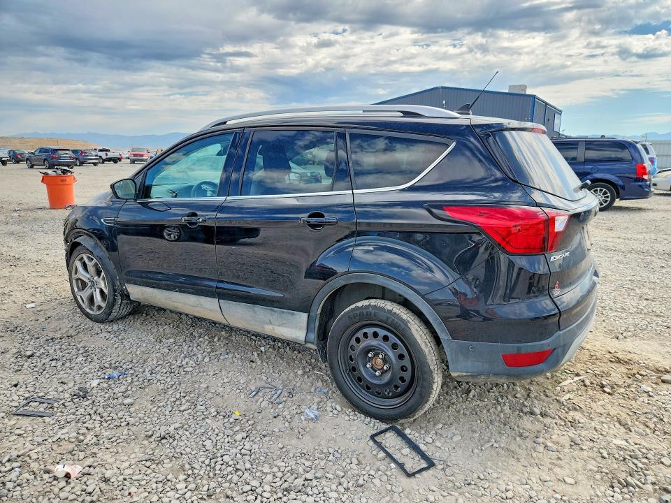 Photo 2 from auction – 2019 FORD ESCAPE with VIN 1FMCU9J99KUC32381