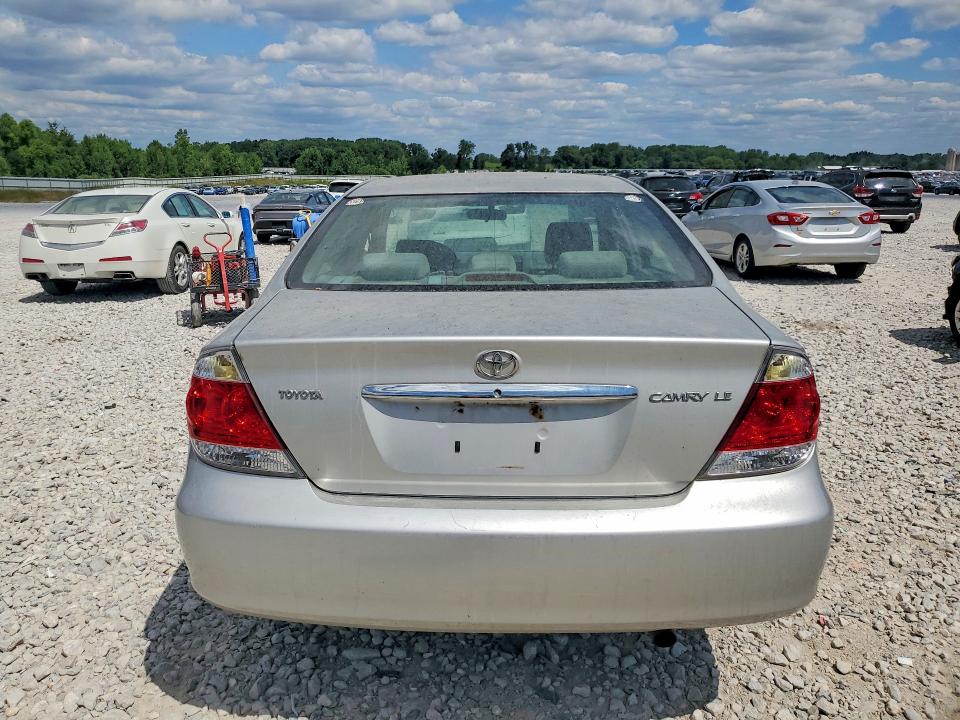 Photo 6 from auction – 2005 TOYOTA CAMRY with VIN 4T1BE32K45U578589