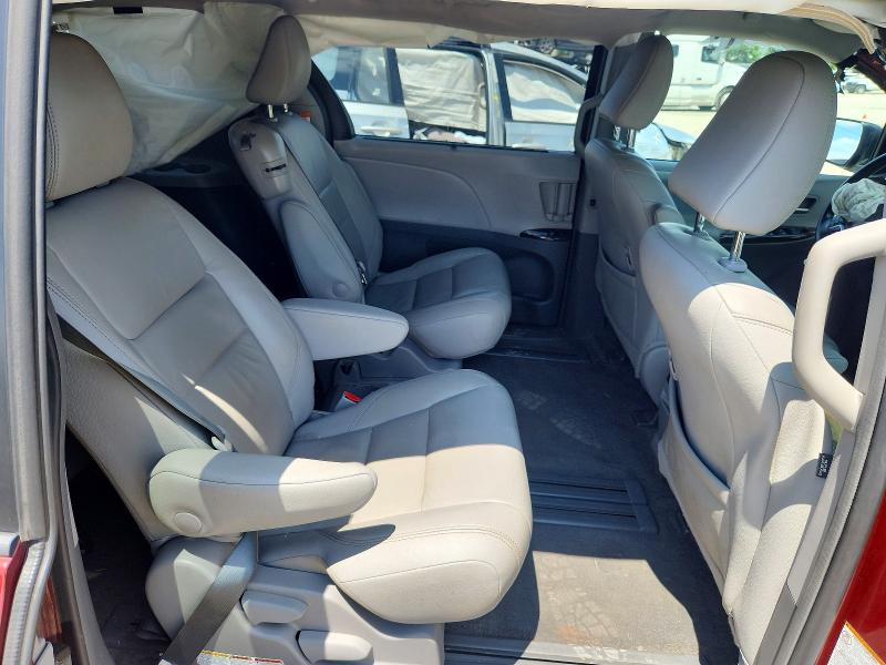 Photo 11 from auction – 2018 TOYOTA SIENNA with VIN 5TDYZ3DCXJS950010