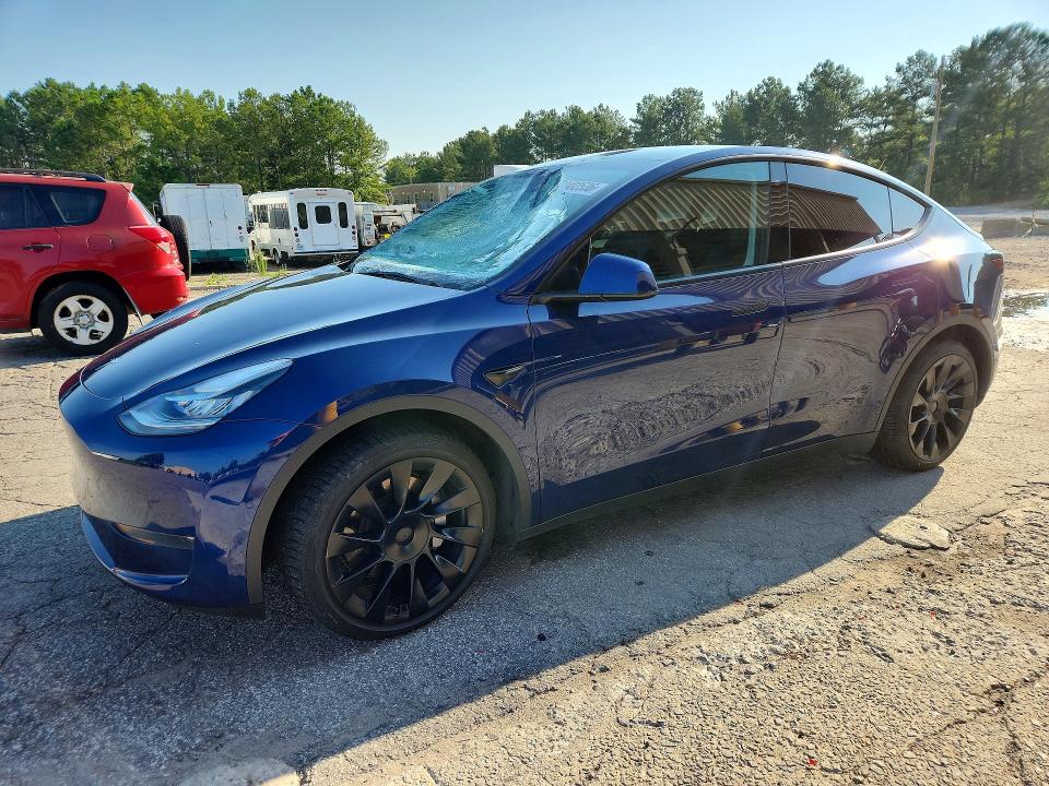 TESLA MODEL Y 2022 with VIN 7SAYGAEEXNF339630 - Photo from auction