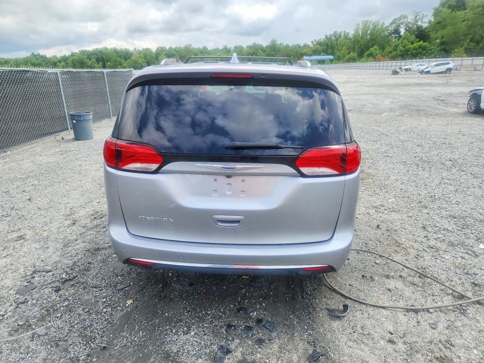 Photo 6 from auction – 2018 CHRYSLER PACIFICA with VIN 2C4RC1BG0JR322742
