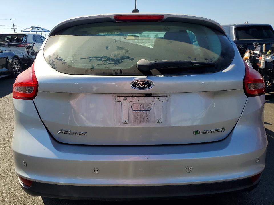 Photo 6 from auction – 2016 FORD FOCUS with VIN 1FADP3R45GL380018
