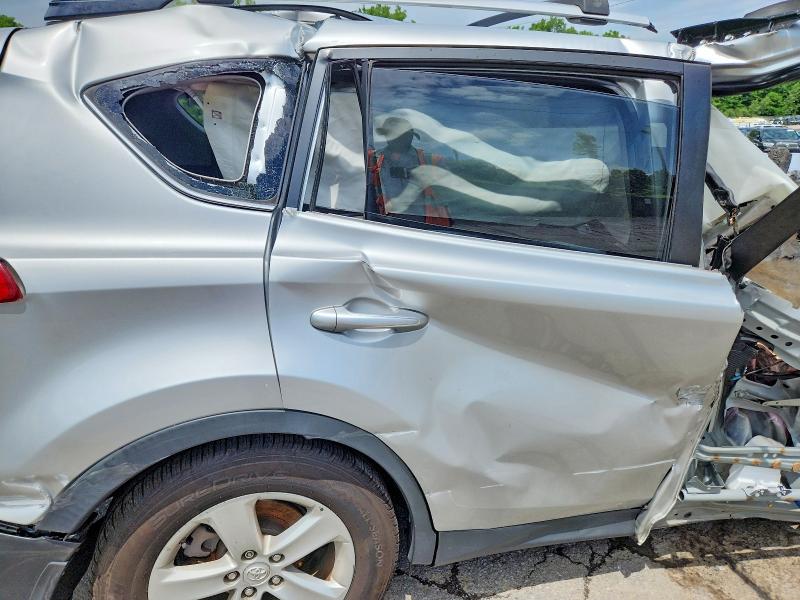 Photo 11 from auction – 2014 TOYOTA RAV4 with VIN JTMRFREV5ED087053