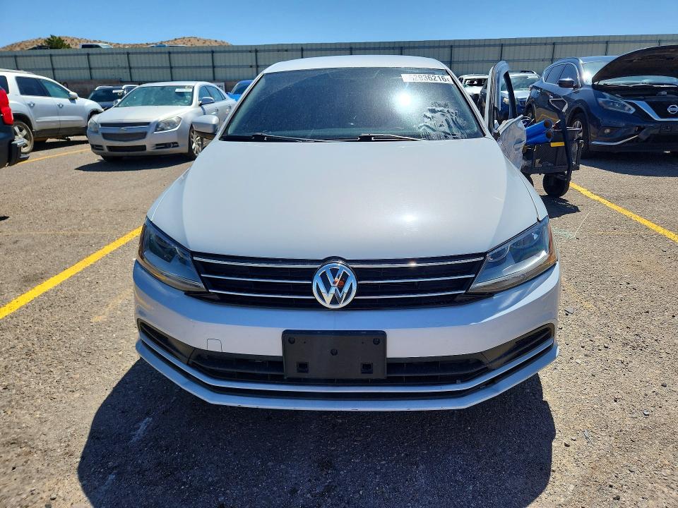 Photo 5 from auction – 2017 VOLKSWAGEN JETTA with VIN 3VW2B7AJ6HM407149