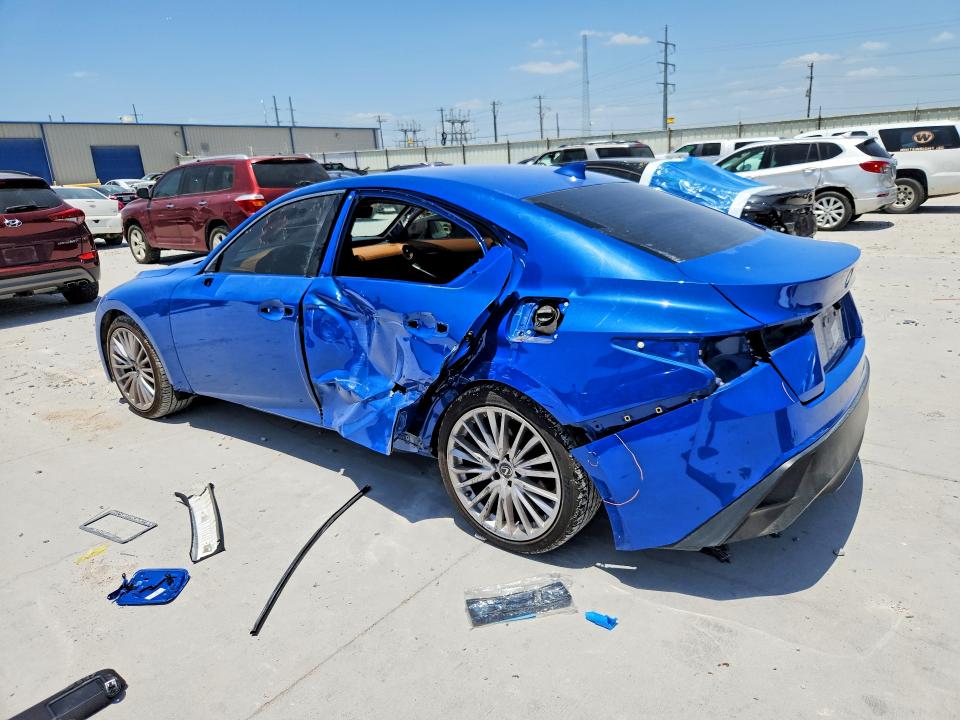 صورة رقم 2 من المزاد - 2023 LEXUS IS مع VIN JTHDA1D23P5125974