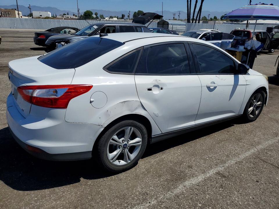 Photo 3 from auction – 2014 FORD FOCUS with VIN 1FADP3F27EL110840