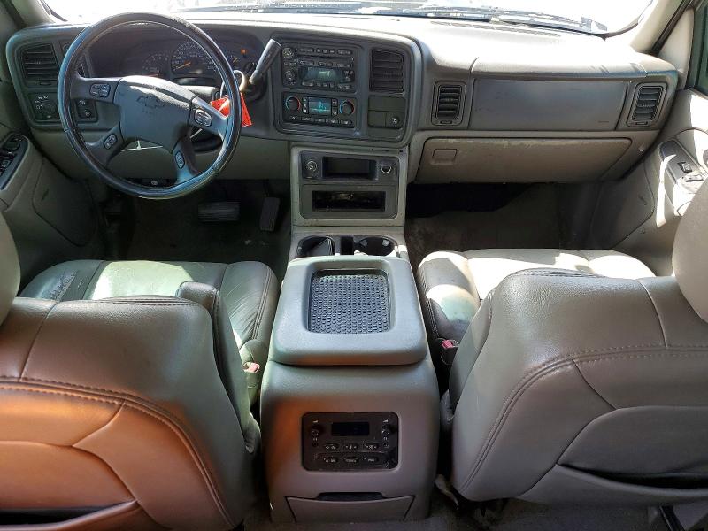 Photo 8 from auction – 2005 CHEVROLET SUBURBAN with VIN 3GNFK16Z35G230495