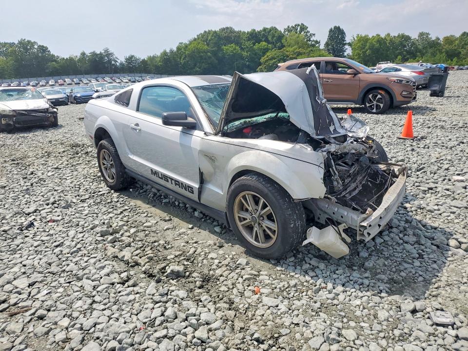 Photo 4 from auction – 2005 FORD MUSTANG with VIN 1ZVFT80N655138452