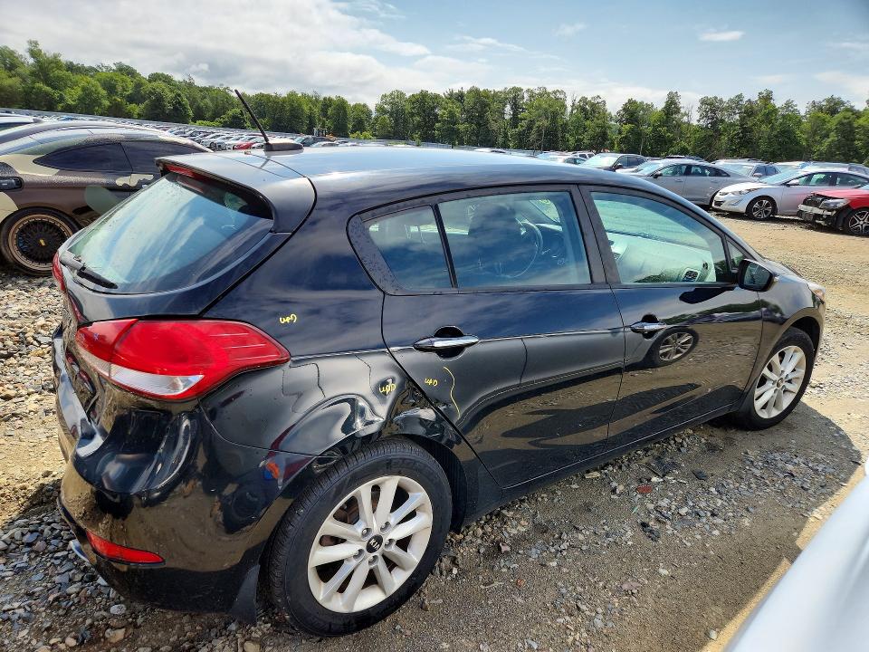 Photo 3 from auction – 2017 KIA FORTE5 with VIN KNAFK5A83H5715355
