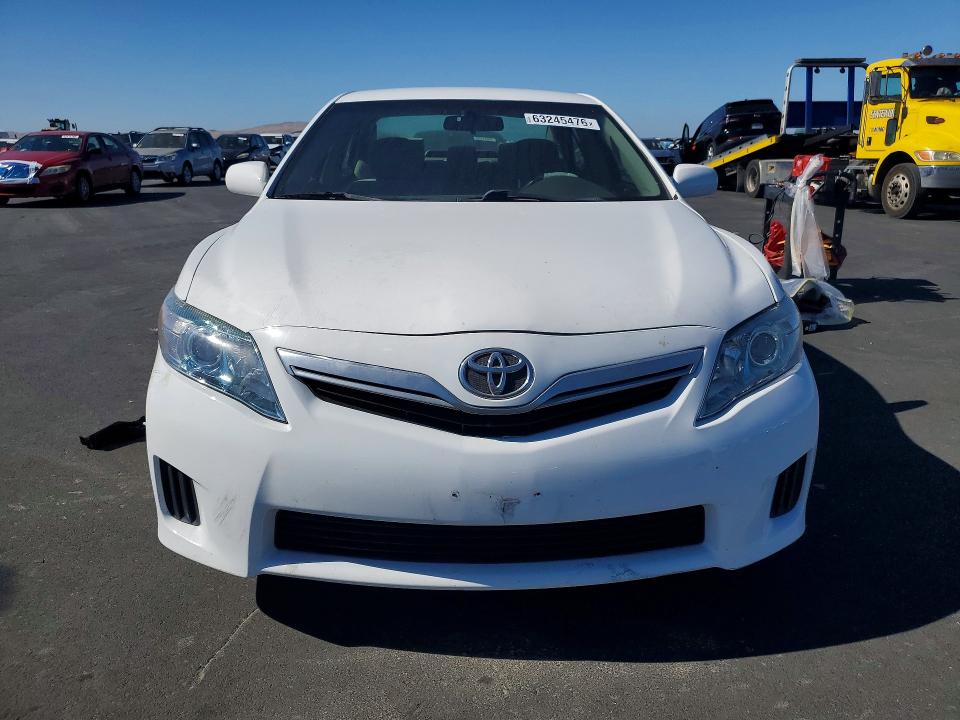 Photo 5 from auction – 2011 TOYOTA CAMRY with VIN 4T1BB3EK7BU135398