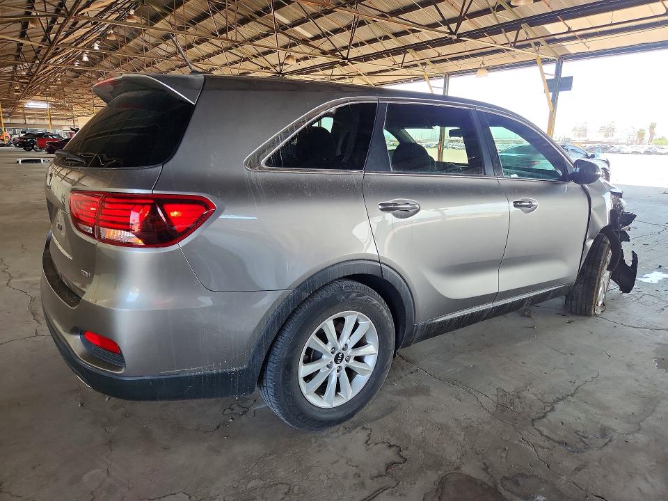 Photo 3 from auction – 2019 KIA SORENTO with VIN 5XYPG4A37KG492808