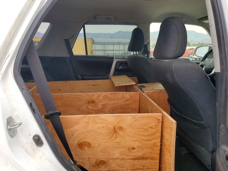 Photo 11 from auction – 2019 TOYOTA 4RUNNER with VIN JTEBU5JR7K5714037