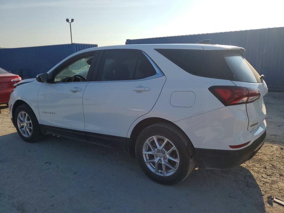 Photo 2 from auction – 2022 CHEVROLET EQUINOX with VIN 2GNAXKEV4N6105937