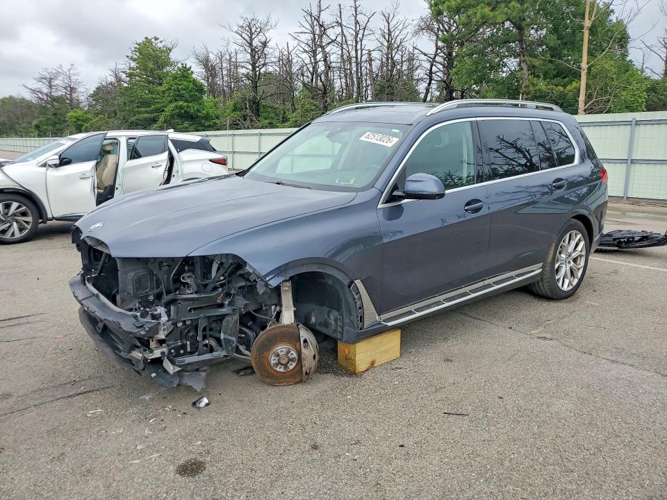 BMW X7 2021 with VIN 5UXCW2C03M9E31518 - Photo from auction