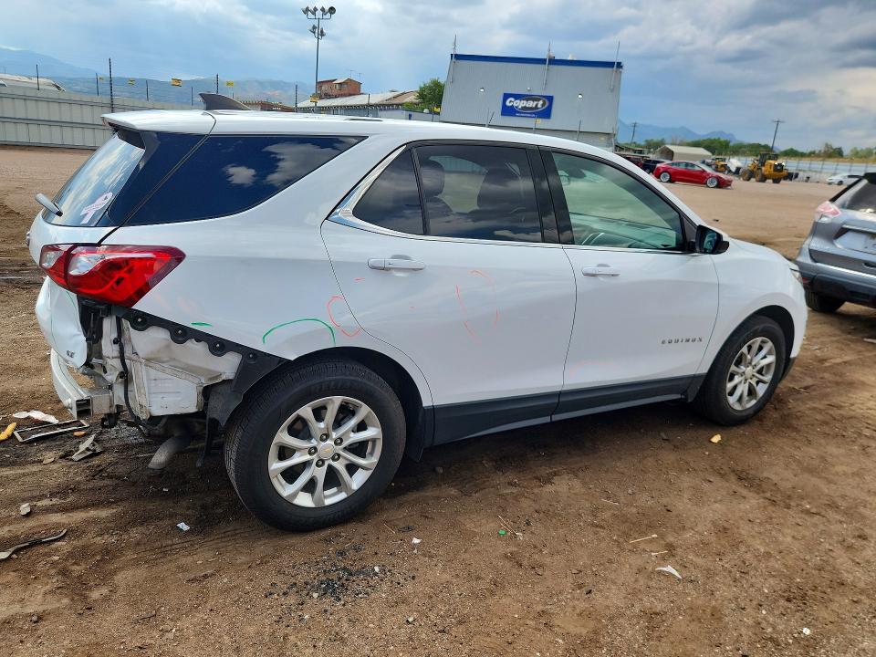 Photo 3 from auction – 2019 CHEVROLET EQUINOX with VIN 2GNAXKEV1K6165959