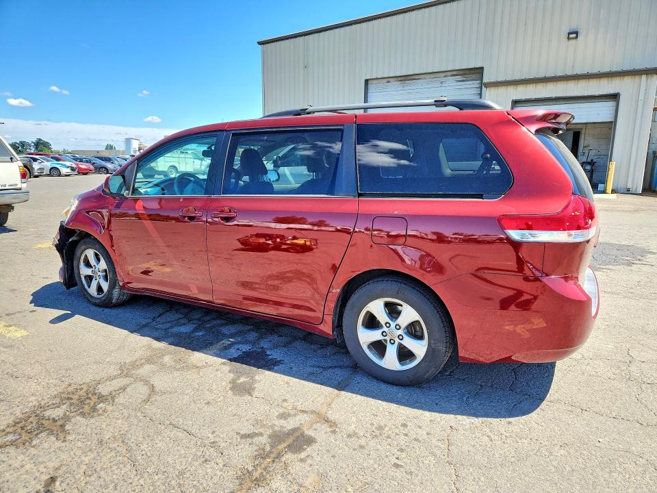 Photo 2 from auction – 2013 TOYOTA SIENNA with VIN 5TDKK3DC6DS318006