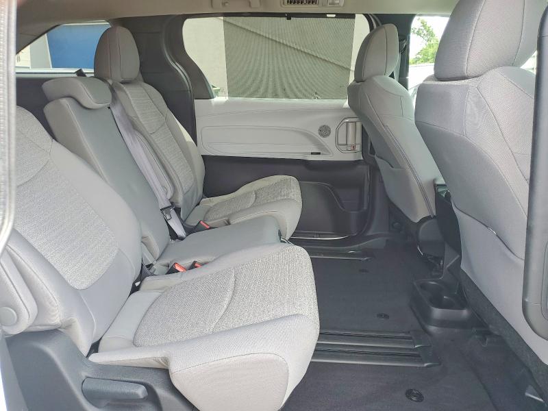 Photo 11 from auction – 2025 TOYOTA SIENNA with VIN 5TDBRKEC0SS285778