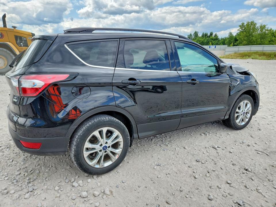 Photo 3 from auction – 2017 FORD ESCAPE with VIN 1FMCU0GD3HUD26997