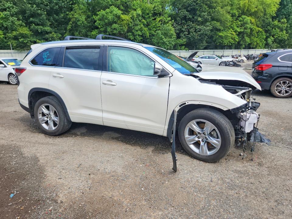 Photo 4 from auction – 2015 TOYOTA HIGHLANDER with VIN 5TDYKRFH5FS038621