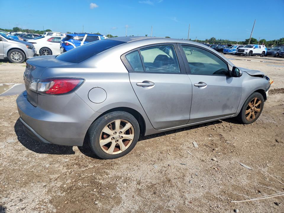 Photo 3 from auction – 2010 MAZDA 3 with VIN JM1BL1SG5A1156899