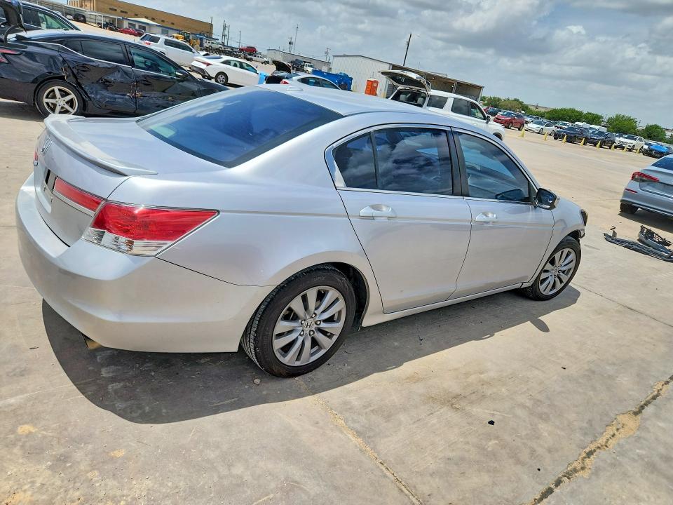 Zdjęcie 3 z aukcji – 2011 HONDA ACCORD z VIN 1HGCP2F89BA098638