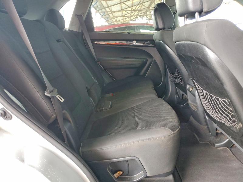 Photo 11 from auction – 2014 KIA SORENTO with VIN 5XYKT4A69EG506888