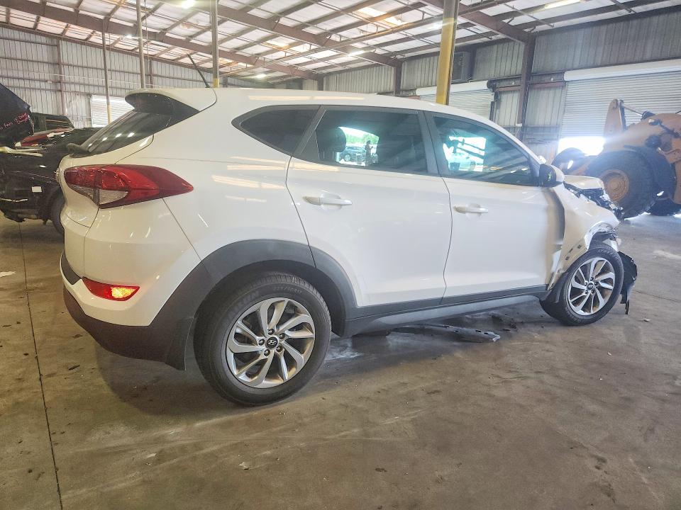 Photo 3 from auction – 2017 HYUNDAI TUCSON with VIN KM8J23A44HU333058