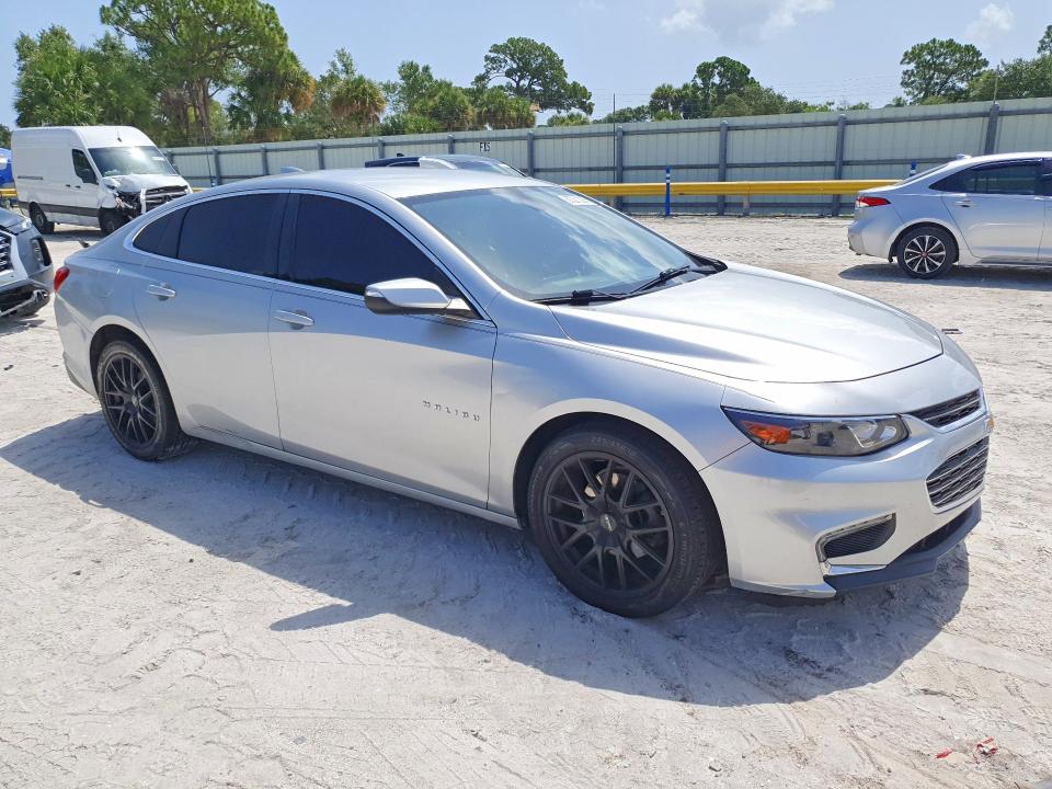 Photo 4 from auction – 2018 CHEVROLET MALIBU with VIN 1G1ZD5ST7JF293015