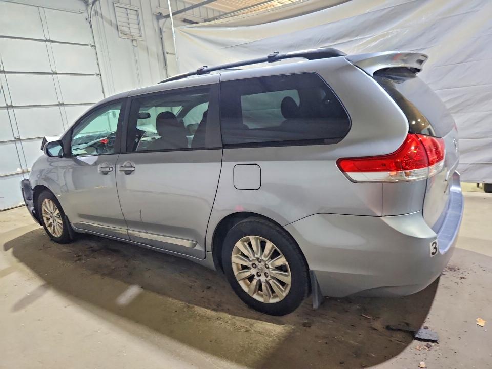 Photo 2 from auction – 2011 TOYOTA SIENNA with VIN 5TDJK3DC0BS020110