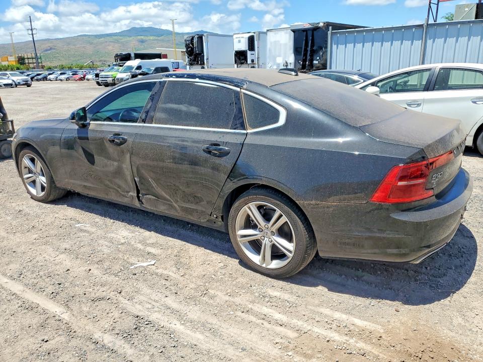 Photo 2 from auction – 2019 VOLVO S90 with VIN LVY102AK5KP095898