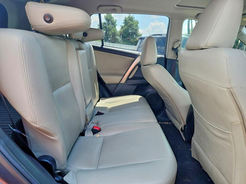Photo 11 from auction – 2015 TOYOTA RAV4 with VIN JTMWFREV1FD049940