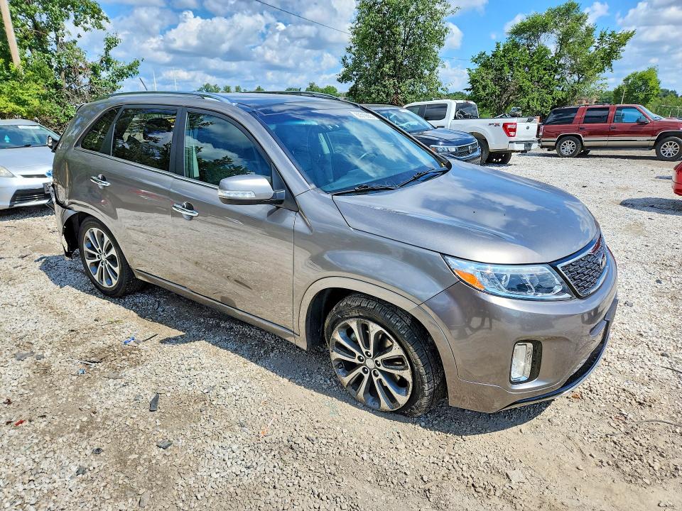 Photo 4 from auction – 2015 KIA SORENTO with VIN 5XYKW4A72FG658772