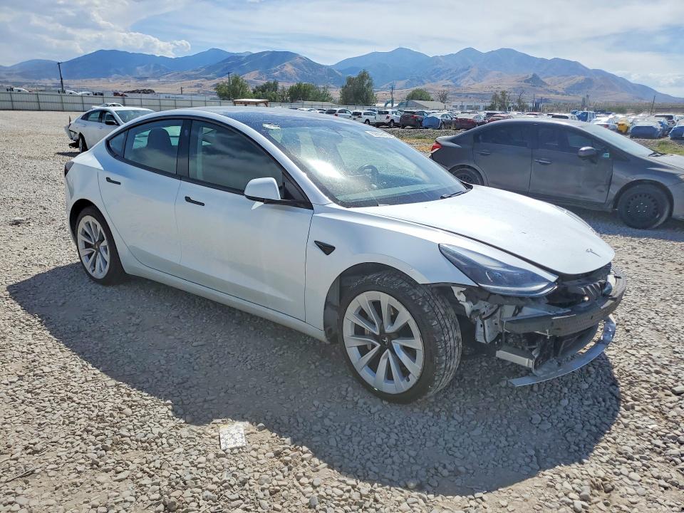 Photo 4 from auction – 2021 TESLA MODEL 3 with VIN 5YJ3E1EB9MF001315
