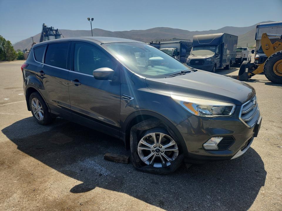 Photo 4 from auction – 2019 FORD ESCAPE with VIN 1FMCU0GD7KUC05221