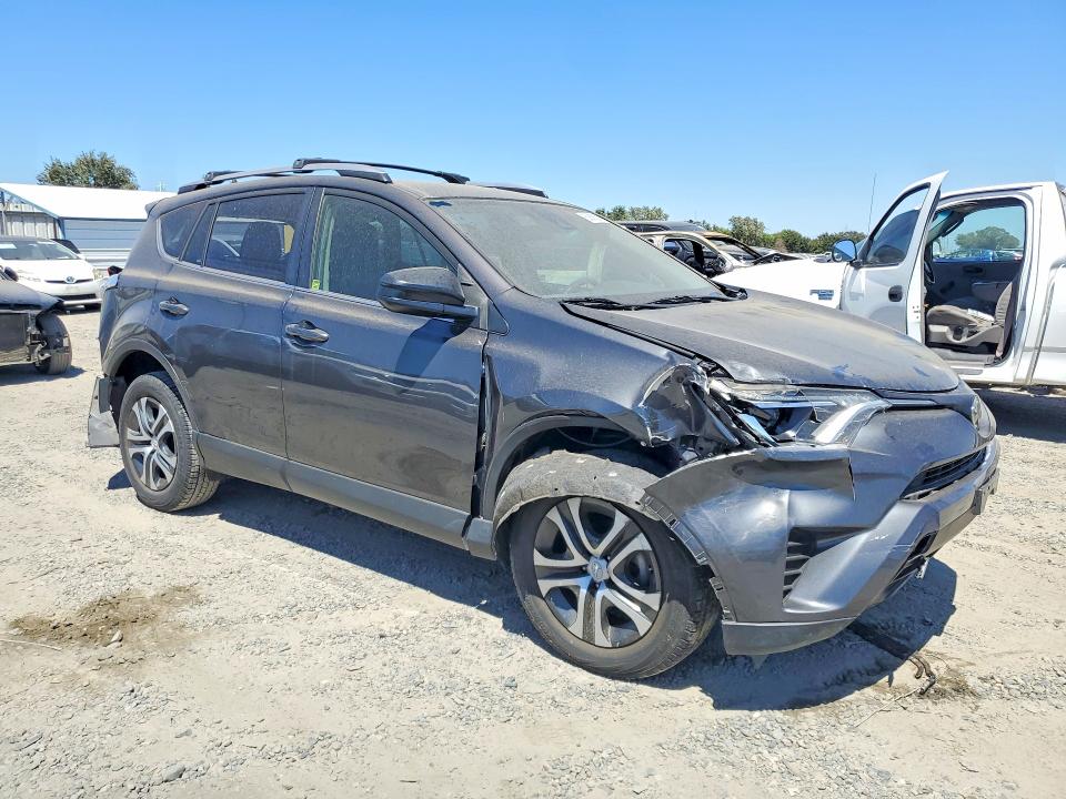 Photo 4 from auction – 2017 TOYOTA RAV4 with VIN JTMBFREV2HJ166588