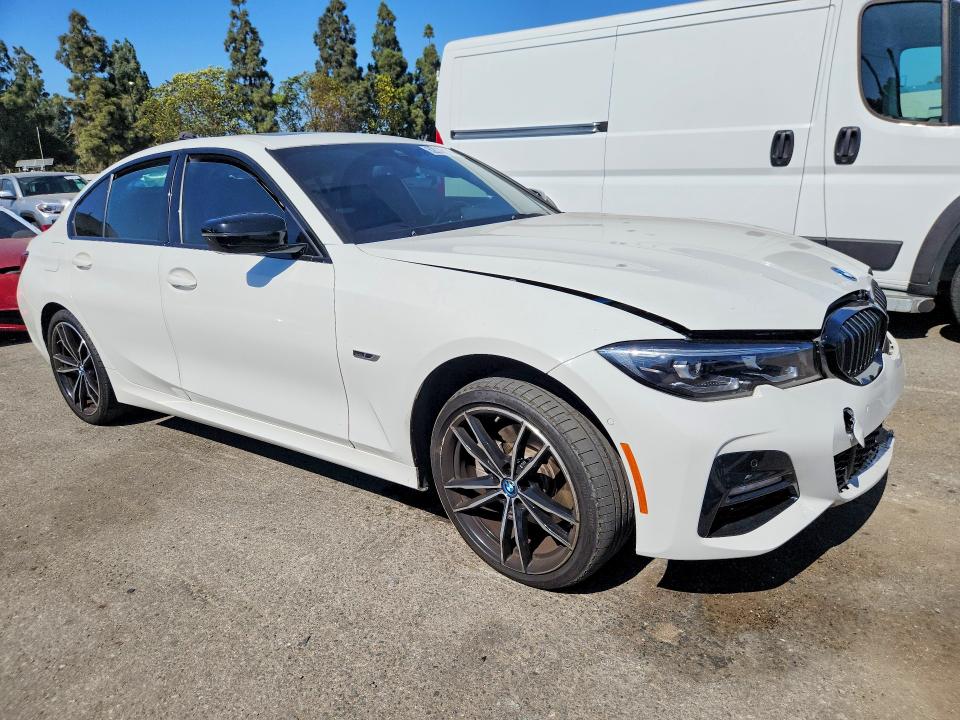 Photo 4 from auction – 2022 BMW 330E with VIN 3MW5P7J05N8C52264