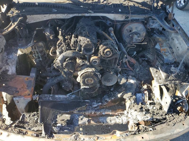 Photo 11 from auction – 2001 CHEVROLET SILVERADO with VIN 1GCEC19V71Z133689