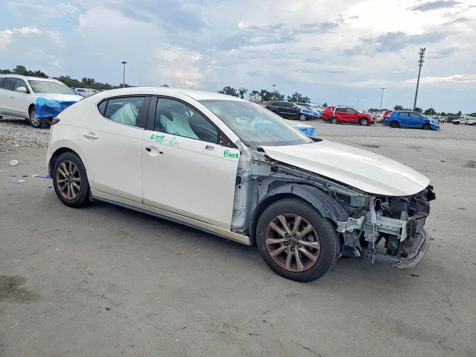 Photo 4 from auction – 2021 MAZDA 3 with VIN JM1BPAJL3M1310467
