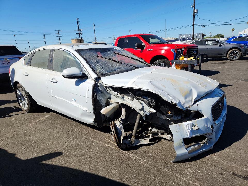 Photo 4 from auction – 2016 JAGUAR XF with VIN SAJBD4BV9GCY13294