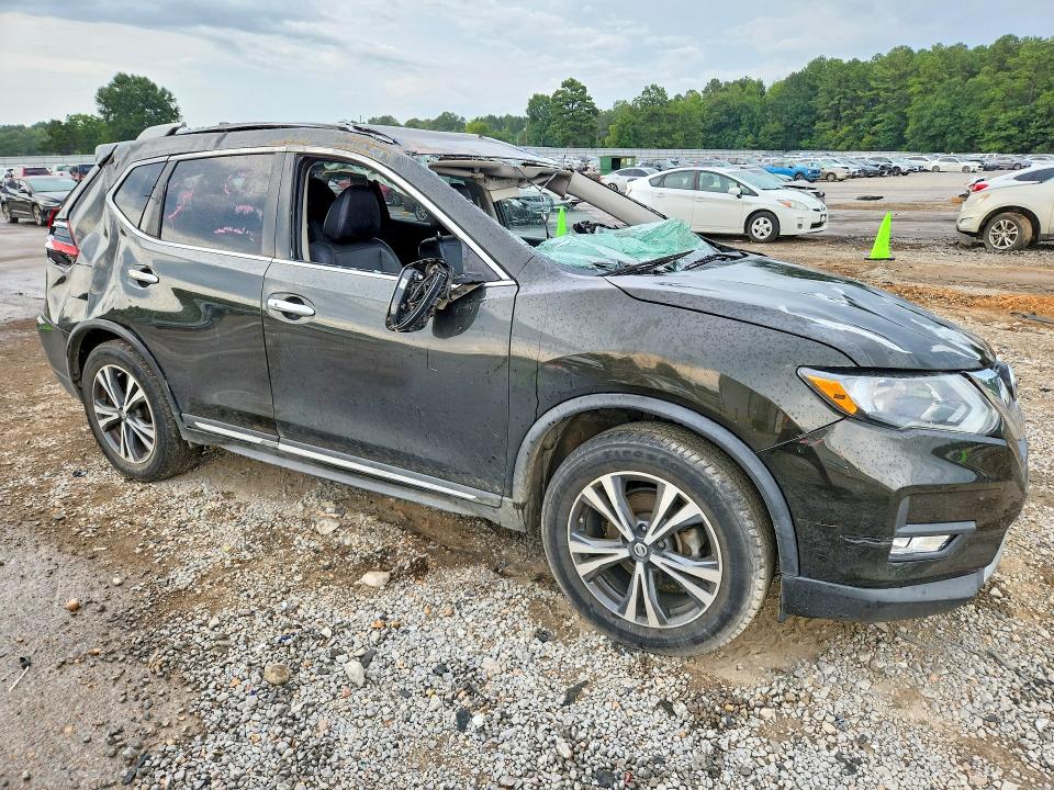 Photo 4 from auction – 2017 NISSAN ROGUE with VIN JN8AT2MT3HW382338