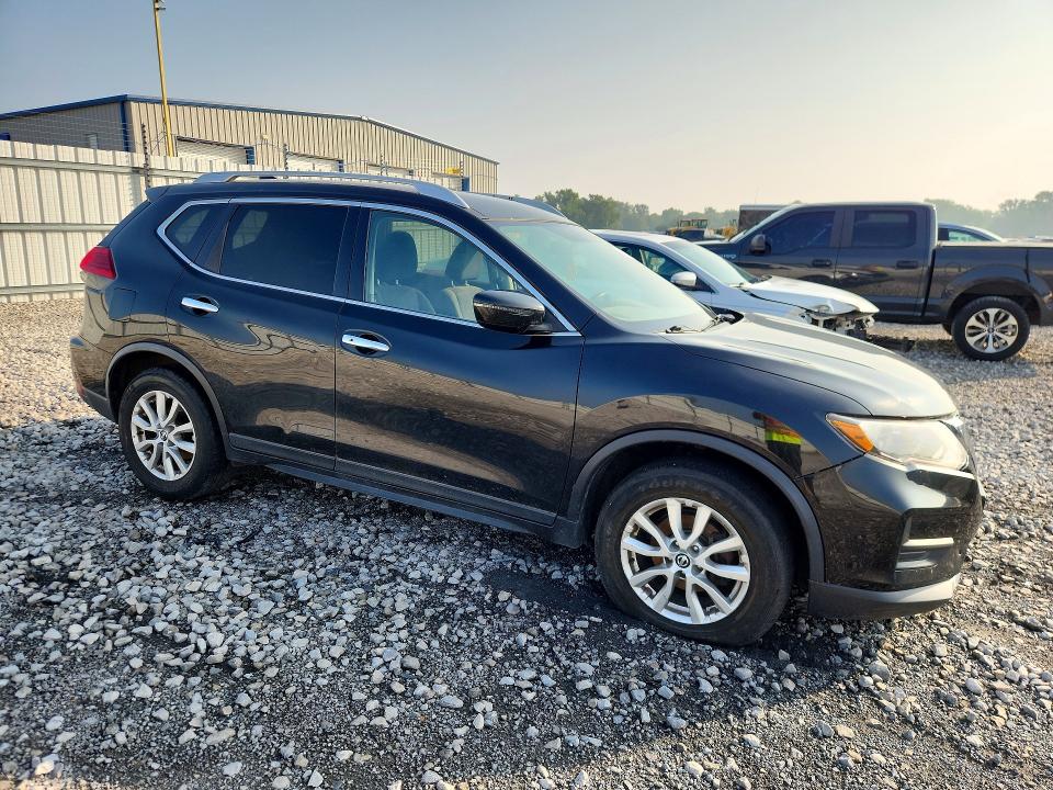 Photo 4 from auction – 2017 NISSAN ROGUE with VIN KNMAT2MT4HP590136