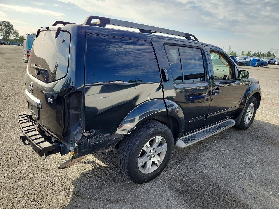 Photo 3 from auction – 2010 NISSAN PATHFINDER with VIN 5N1AR1NN3AC606148