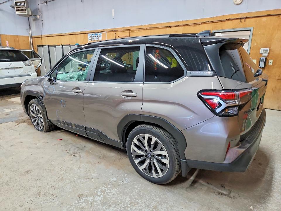 Photo 2 from auction – 2025 SUBARU FORESTER with VIN JF2SLSTD3SH427804