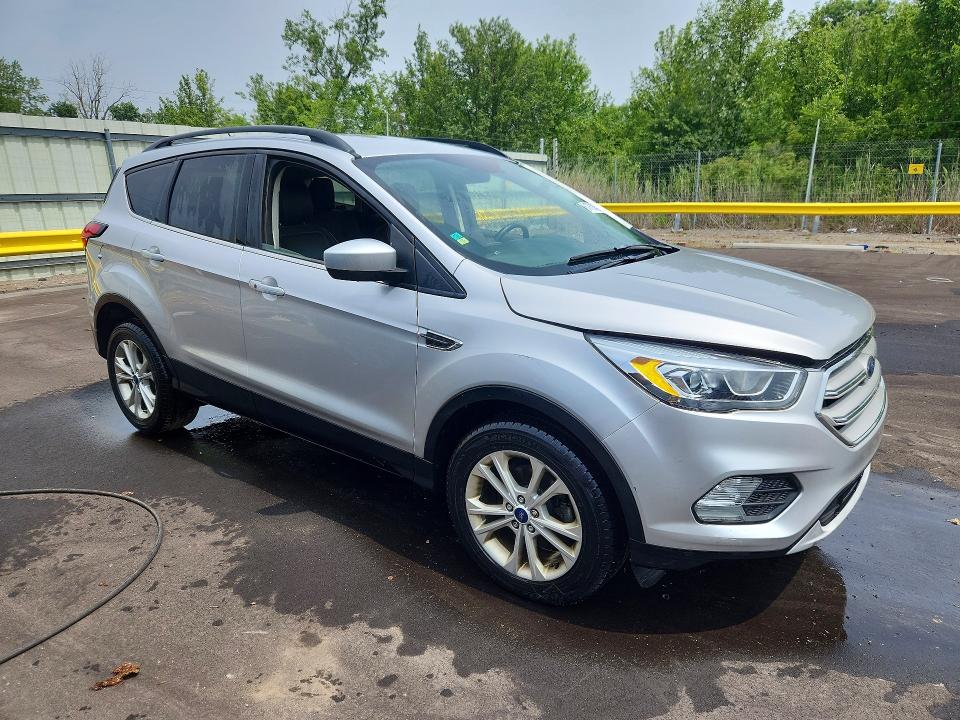 Photo 4 from auction – 2019 FORD ESCAPE with VIN 1FMCU0HD5KUB51657
