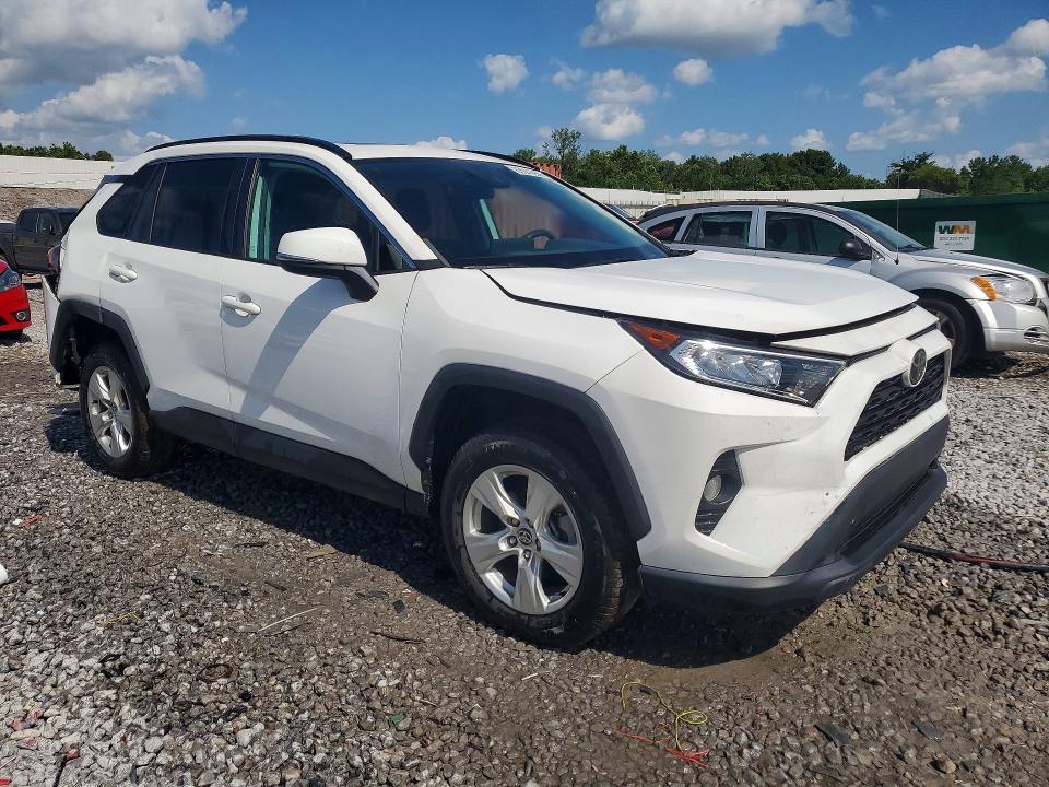 Photo 4 from auction – 2021 TOYOTA RAV4 with VIN 2T3W1RFV3MC167633