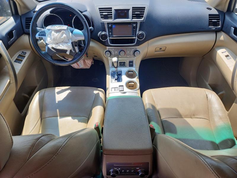 Photo 8 from auction – 2013 TOYOTA HIGHLANDER with VIN 5TDBK3EH0DS184636