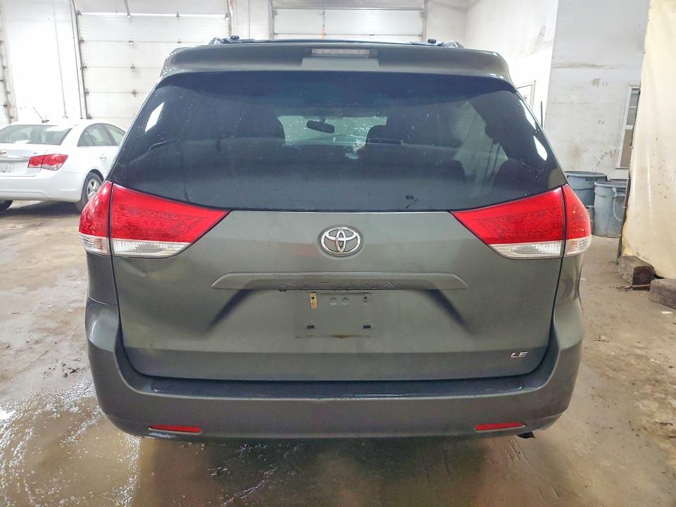 Photo 6 from auction – 2011 TOYOTA SIENNA with VIN 5TDKK3DC8BS131931